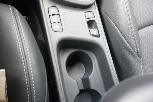 Toyota YARIS Cross 1.5 Hybrid 130 Dynamic |Navi|Carplay|PDC V+A|Dodehoek|Camera|