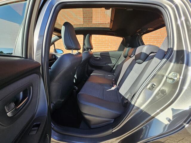 Toyota YARIS 1.5 Hybride Bi Tone Panoramadak Half Leder Camera Clima