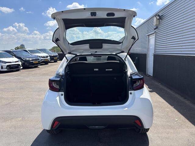 Toyota YARIS 1.5 Hybrid Active NL-auto! Navigatie, Adaptieve cruise control, Achteruitrijcamera,