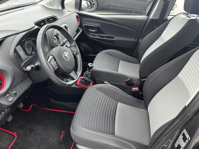 Toyota YARIS 1.5 VVT-i Design Red Design 1e Eigenaar Dealer onderhouden Cruise Clima