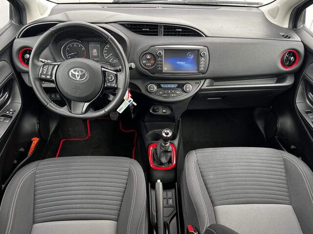 Toyota YARIS 1.5 VVT-i Design Red Design 1e Eigenaar Dealer onderhouden Cruise Clima