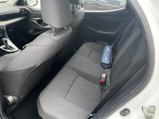 Toyota YARIS 1.5 Hybrid Active Dealer onderhouden Clima Cruise Apple carplay Android auto