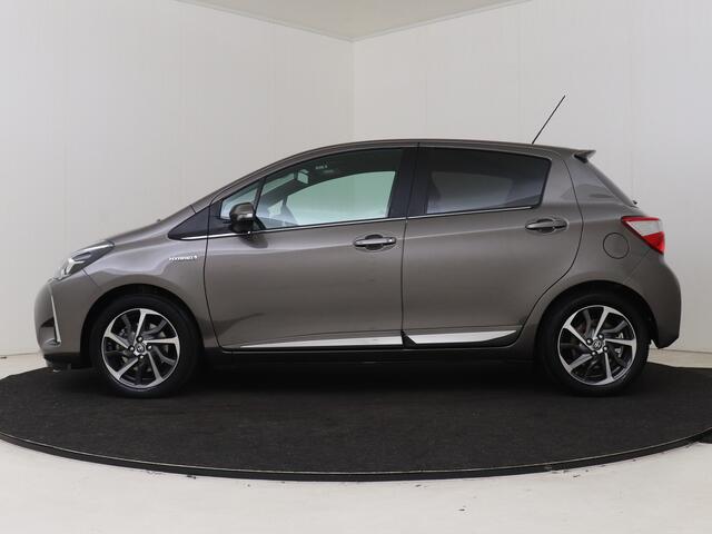 Toyota YARIS 1.5 Hybrid Premium | Dealer onderhouden | Panoramadak | Cruise Control | Climate Control | Achteruitrijcamera | DAB | Elektrisch verstel/inklapbare spiegels |