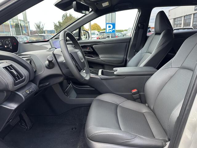 Toyota bZ4X Premium 71 kWh 3 Fase, slechts 2165KM, BTW auto, Nieuwstaat!