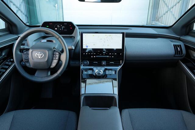 Toyota bZ4X Dynamic Bi-tone 71 kWh, Panoramadak, 360 camera