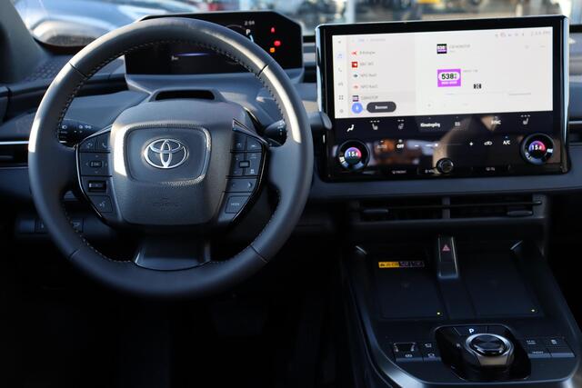 Toyota bZ4X Dynamic 73,1 kWh, 360 camera, Stoel verwarming, Stuur verwarming, BSM, Elek bediende achterklep.