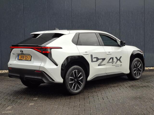 Toyota bZ4X Executive 73 kWh | Vol-leder | JBL-premium audio | Stoelventilatie | 22kW On-board charger | Infra-rood beenverwarming |