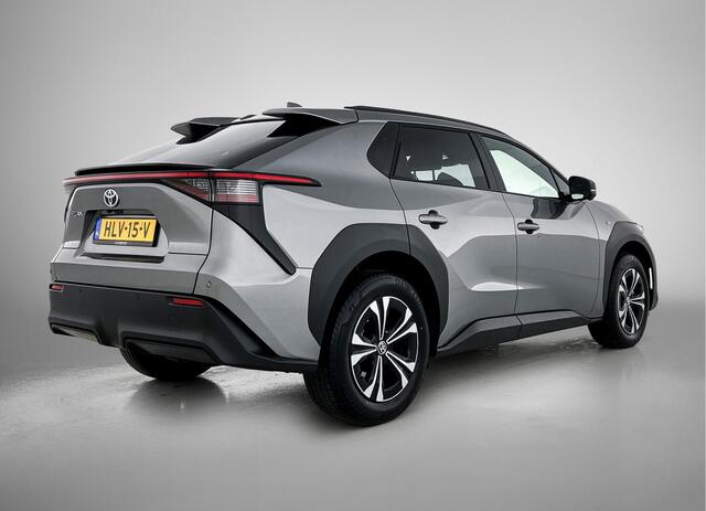 Toyota bZ4X Dynamic 71 kWh | 360° Camera | Half lederen bekleding | Stoelverwarming | Apple Carplay / Android Auto |