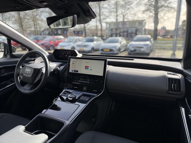 Toyota bZ4X Dynamic 71 kWh | GEEN AFLEVERKOSTEN | 360 Camera, Parkeersensoren, Elektrische achterklep