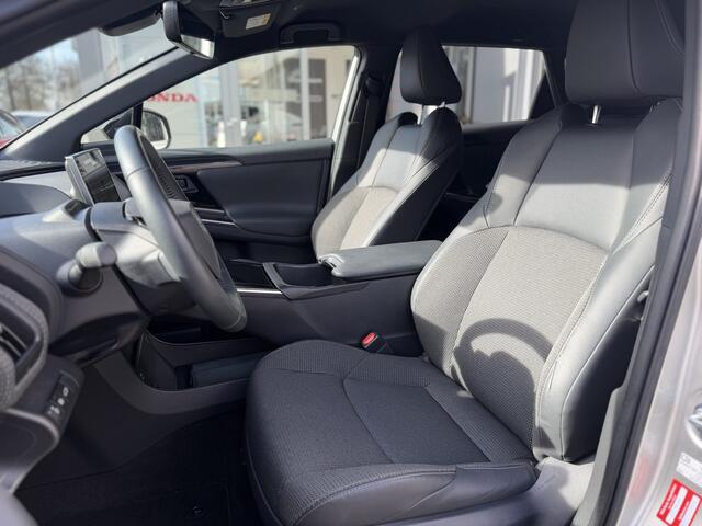 Toyota bZ4X Dynamic 71 kWh | GEEN AFLEVERKOSTEN | 360 Camera, Parkeersensoren, Elektrische achterklep