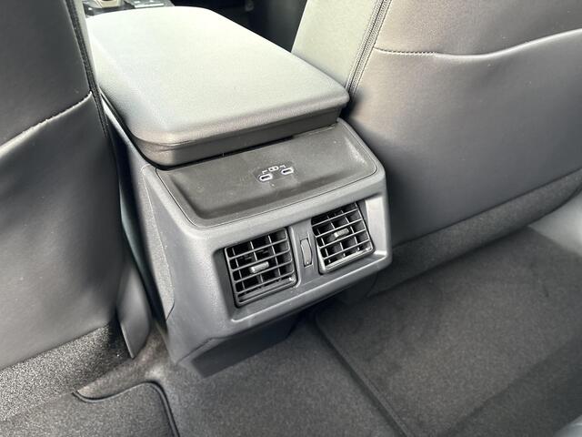 Toyota bZ4X Dynamic 73 kWh **PRECIOUS METAL/ NIEUWE AUTO/ DIRECT LEVERBAAR**