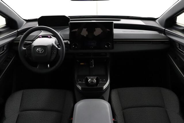Toyota bZ4X Dynamic 73 kWh | Apple Carplay/Android Auto | Stoel/Stuurverwarming | Parkeersensoren | Elektrische Achterklep |