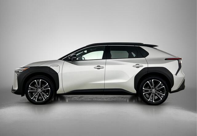Toyota bZ4X Premium 4WD 71 kWh | BTW voertuig | Trekhaak afneembaar | Panoramadak | JBL | 360 Camera | Dodehoek detectie | Stoelventilatie | Stoel+stuurverwarming + achterbank | Parkeersensoren voor+achter met assistent |