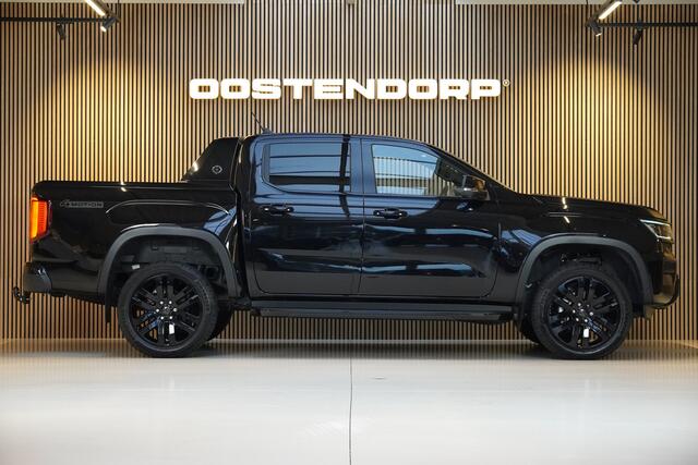 Volkswagen AMAROK 3.0TDI/240pk 4Motion Plus Cab Aventura BLACKSTYLE (2 persoons/ grijs kenteken)|2024|Leer|Trekhaak|360 Camera|Virtual Cockpit|Blindspot|21"Blackstyle|Blackstyle Roll Cover|IQ LED|PDC|Harman/Kardon|Cruise+ACC