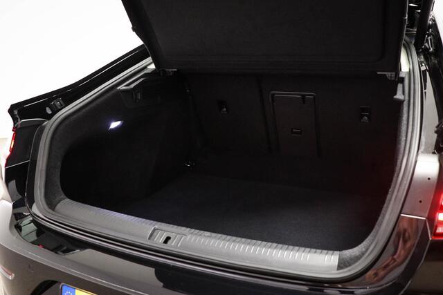 Volkswagen Arteon 1.5 TSI Elegance Business | VIRTUAL COCKPIT | LED | HALF LEDER | CAMERA