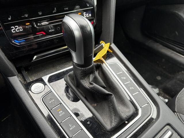 Volkswagen Arteon Shooting Brake 1.4 TSI eHybrid Elegance Business+ | Wegklapbare Trekhaak | Stoelverwarming | Stuurwielverwarming | Camera | Side Assist | Comfort stoelen elektrisch verstelbaar