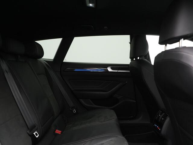 Volkswagen Arteon Shooting Brake 1.4 TSI eHybrid R-Line Plug In Hybrid 218pk Dealer O.H PHEV | Trekhaak Af Fabriek | Adaptive Cruise | 360 Camera | IQ Light | Alcantara Sportstoelen Message & Verwarmd | Blis | Apple Carplay | Navigatie | Virtual | DAB |