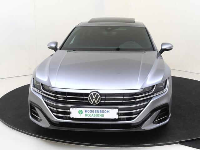 Volkswagen Arteon Shooting Brake 1.4 TSI eHybrid R-Line Business | SoH 90% | Panoramadak | Trekhaak | Head-up display | Adaptieve demping | Stoelverwarming voor en achter | Keyless | Parkeerassistent | Adaptieve cruise control |