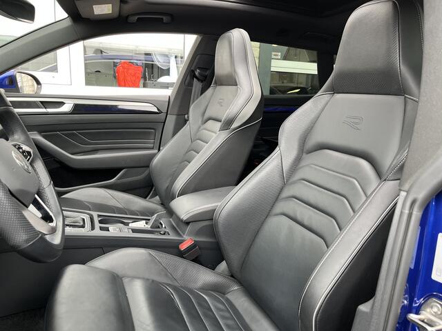 Volkswagen Arteon Shooting Brake 1.4 TSI eHybrid 2x R-Line / AUTOMAAT/ PANO/ TREKHAAK/ 360 CAMERA/ DCC/ CARBON/ HEAD-UP DISPLAY/ LEDEREN MEMORY SEATS/ DODE HOEK/ KEYELSS/ APP CONNECT/ ADAPT. CRUISE/ STOELVERWARM. V & A/ NAVI/ CLIMA/ DAB/ 19" LMV