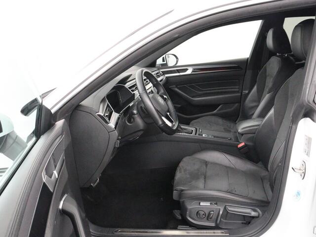 Volkswagen Arteon 1.4 TSI eHybrid R-Line | Head-Up | 360 Camera | Stoelverwarming | Leder/Alcantara | Carplay | Massage | Achterbankverwarming | Virtual Cockpit | LED Plus | Navigatie | PHEV | Plug In