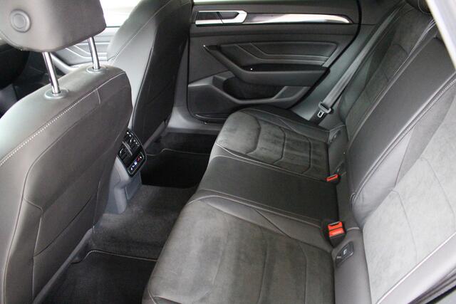 Volkswagen Arteon Shooting Brake 1.4 TSI 218PK eHybrid R-Line Panoramadak | IQ-Light | Camera | Keyless | Privacy Glass