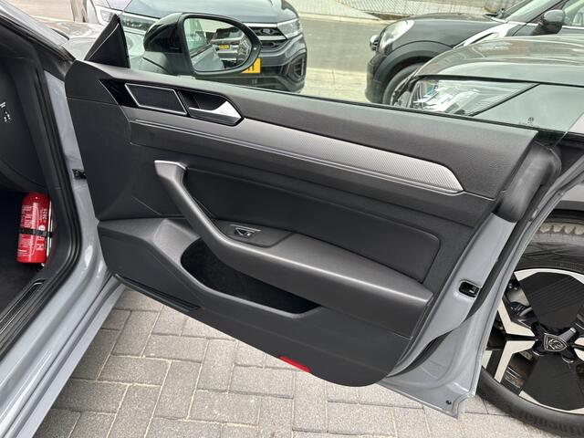 Volkswagen Arteon 2.0 TSI R-Line Edition Moonstone grey