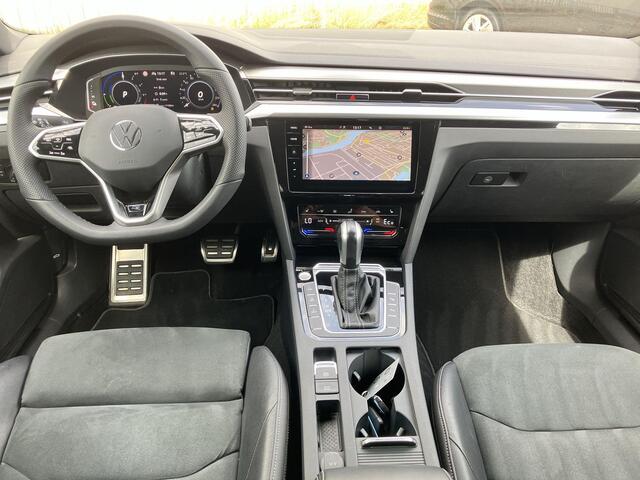 Volkswagen Arteon 1.4TSIeHybrid 160kW/218PK R-Line DSG · Panoramadak · Leder/Alcantara · Camera · Apple/Android Car Play · Stoelverwarming ·