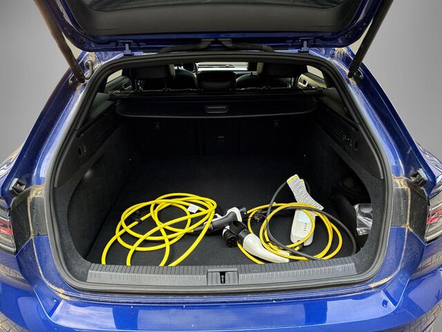Volkswagen Arteon Shooting Brake 1.4 TSI 218pk DSG eHybrid R-Line Business · Panoramadak · Camera · Wegklapbare Trekhaak · Stoelverwarming voor + achter · Keyless · 19'' Inch ·