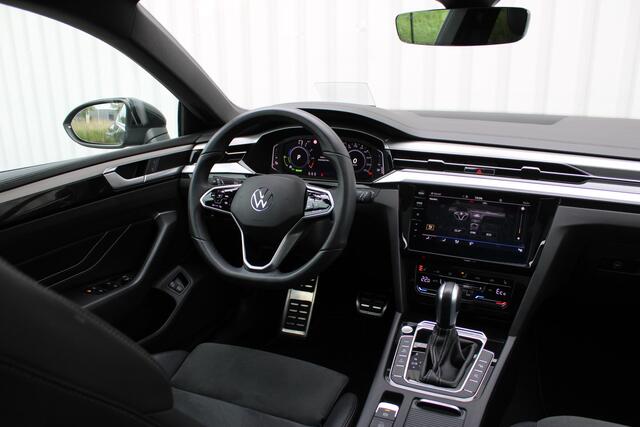 Volkswagen Arteon Shooting Brake 1.4 TSI eHybrid R-Line Business+ | Incl. 12 maanden garantie | Head-up[ display | Trekhaak uitklapbaar | Stoelverwarming voor + achter | Adaptieve cruise control | Apple carplay/Android auto | Schuif/kantel dak |