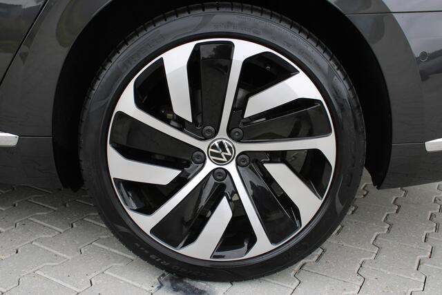 Volkswagen Arteon Shooting Brake 1.4 TSI eHybrid R-Line Business+ | Incl. 12 maanden garantie | Head-up[ display | Trekhaak uitklapbaar | Stoelverwarming voor + achter | Adaptieve cruise control | Apple carplay/Android auto | Schuif/kantel dak |