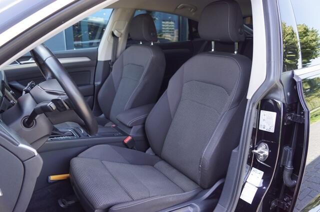 Volkswagen Arteon 2.0 TDI DSG / Navi / Camera / PDC / ACC / Side-assist/ App-connect