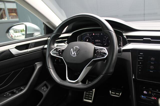 Volkswagen Arteon Shooting Brake 1.4 TSI eHybrid Elegance Business+ | Incl. 12 maanden garantie | Trekhaak | Schuif/kantel dak | Stoelen verwarmd | Achteruitrijcamera | Parkeersensoren | Apple carplay/Android auto | Climate control | Adaptive cruise control | Airco | Bluet