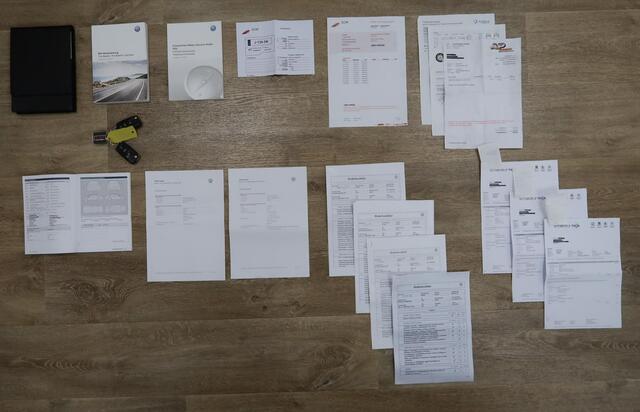 Volkswagen BEETLE (NEW) Cabriolet 1.2 TSI Sound Airco-ecc Navigatie App connect Bluetooth Stoelverwarming Boekjes Sportvelgen 17 inch Parkeersensoren Windscherm 2e Eigenares Nieuwstaat