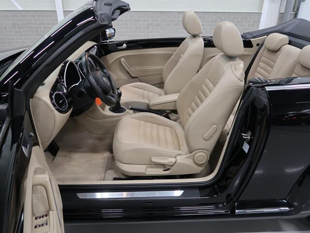 Volkswagen BEETLE (NEW) Cabriolet 1.2 TSI Design BMT Beige Leer Stoelverwarming Airco-ecc PDC 17 inch Circle Black sportvelgen Cruisecontrol Windscherm Boekjes Zeer nette staat Elektrische kap