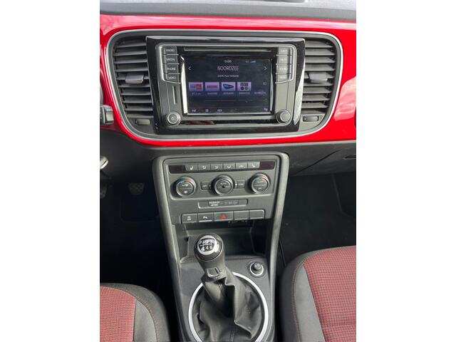 Volkswagen BEETLE (NEW) 1.2 TSI Design BlueMotion / 2016