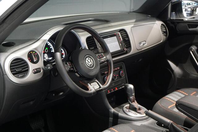 Volkswagen BEETLE (NEW) Cabriolet 1.2 TSI Club + CAMERA / XENON / APPLE CARPLAY