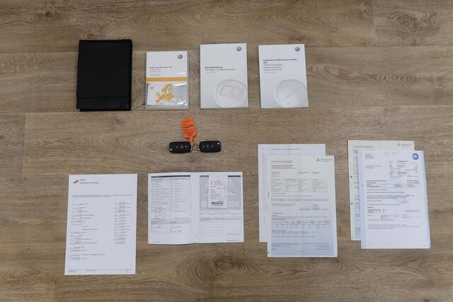 Volkswagen BEETLE (NEW) Cabriolet 1.2 TSI Allstar Airco-ecc Navigatie Camera Stoelverwarming App connect Nieuwstaat Half Leer Boekjes aanwezig Bluetooth Cruise control PDC