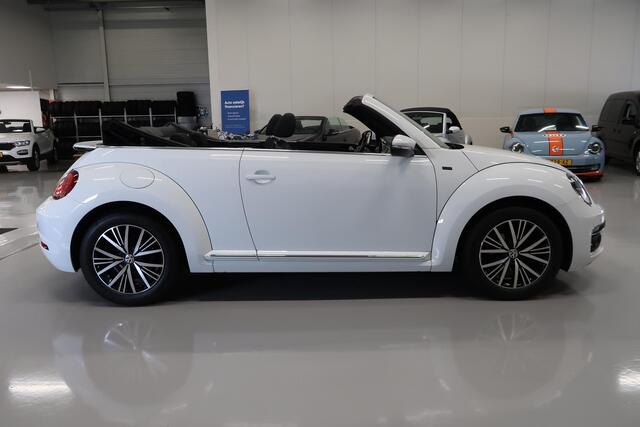 Volkswagen BEETLE (NEW) Cabriolet 1.2 TSI Allstar Airco-ecc Navigatie Camera Stoelverwarming App connect Nieuwstaat Half Leer Boekjes aanwezig Bluetooth Cruise control PDC