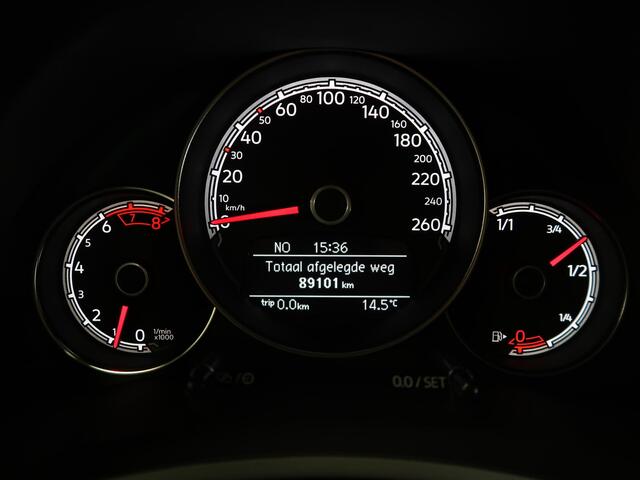 Volkswagen BEETLE (NEW) Cabriolet 1.2 TSI Sound Navigatie Stoelverwarming Cruise control Dealeronderhouden App connect Extra klokjes 18 inch Twister velgen Habanero Orange metallic Zeer nette staat