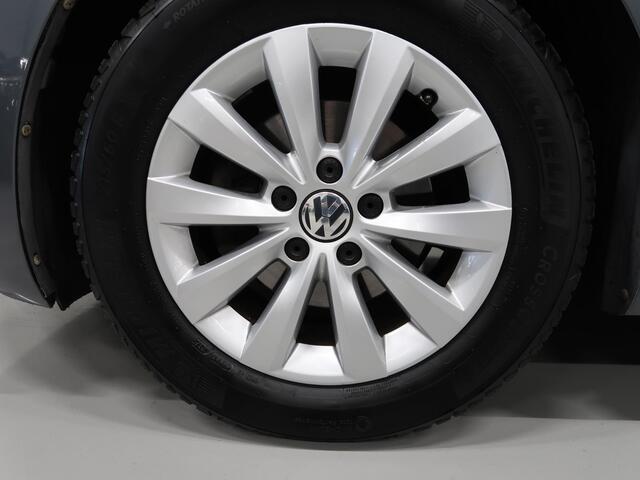 Volkswagen BEETLE (NEW) Cabriolet 1.2 TSI Design Airco-ecc Stoelverwarming Navigatie Sportvelgen PDC Windscherm Boekjes aanwezig Bluetooth Elektrische cabrioletkap Cruise control Metallic lak Nette staat