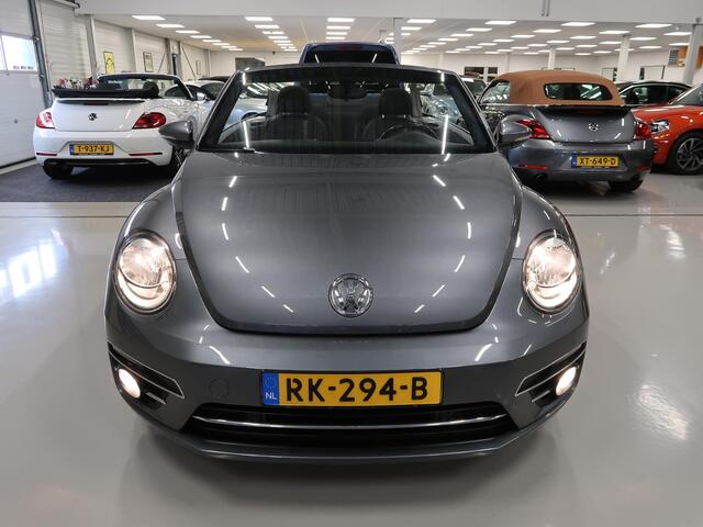Volkswagen BEETLE (NEW) Cabriolet 1.2 TSI Design Airco-ecc Stoelverwarming Navigatie Sportvelgen PDC Windscherm Boekjes aanwezig Bluetooth Elektrische cabrioletkap Cruise control Metallic lak Nette staat