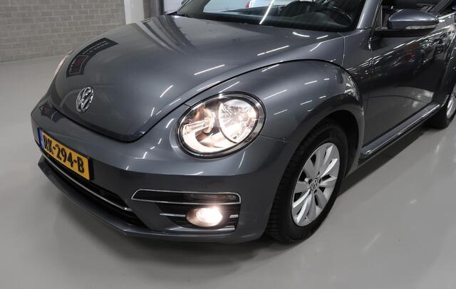 Volkswagen BEETLE (NEW) Cabriolet 1.2 TSI Design Airco-ecc Stoelverwarming Navigatie Sportvelgen PDC Windscherm Boekjes aanwezig Bluetooth Elektrische cabrioletkap Cruise control Metallic lak Nette staat