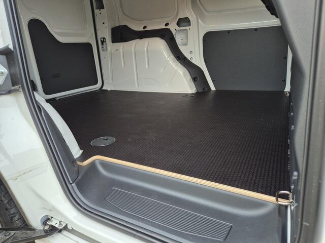 Volkswagen CADDY Benzine!! Grijs kenteken met slechts 7500 km op de teller. Nederlands kenteken volgt. Prijs Ex BTW