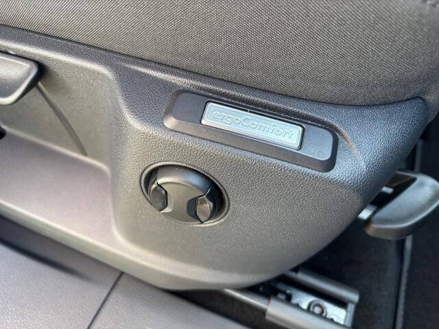 Volkswagen CADDY 1.5 TSI 115pk DSG Dark Label Navi, Camera, ACC, LED, Pano,Trekhaak,