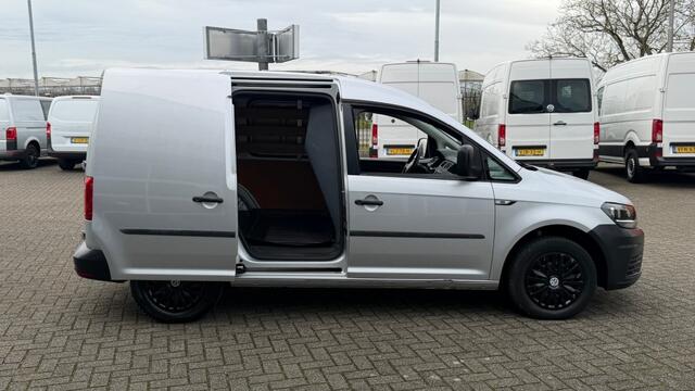 Volkswagen CADDY 2.0 TDI 55KW 75PK EURO 6 NAVIGATIE/ AIRCO/ TREKHAAK/ SCHUIFDEUR