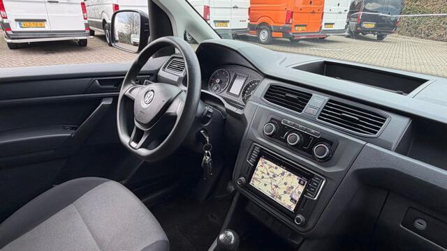 Volkswagen CADDY 2.0 TDI 55KW 75PK EURO 6 NAVIGATIE/ AIRCO/ TREKHAAK/ SCHUIFDEUR