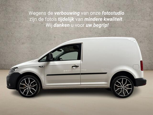 Volkswagen CADDY 2.0 TDI L1H1 BMT Sport Automaat (APPLE CARPLAY, NAVIGATIE, CAMERA, LM VELGEN, CRUISE, TREKHAAK, PARKEERSENSOREN, NIEUWE APK, NIEUWSTAAT)