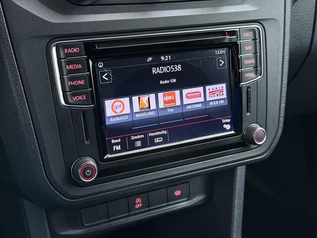 Volkswagen CADDY 2.0TDI Automaat Airco Navi Cruise Control Comfort-Stoelen Pdc Bluetooth Lmv Euro 6 L1H1 BMT Highline Achterklep Schuifdeur Zijruit Betonplex Vloer Lat om Lat Inbouwkast 1ste Eigenaar Unieke km.stand! Origineel Nederlandse Auto incl. NAP