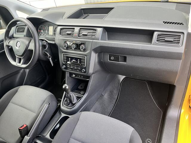 Volkswagen CADDY 2.0 TDI L1H1 Airco Cruise controle Trekhaak 1400kg trekgewicht Parkeersensoren achter Schuifdeur Telefoon verbinding Euro 6 Bpm vrij voor particulier gebruik!!
