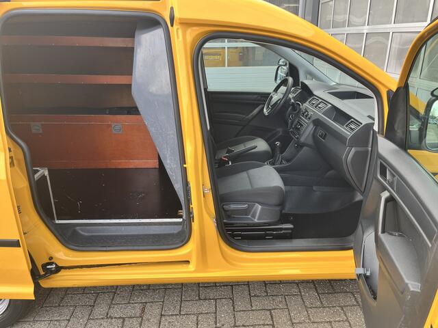 Volkswagen CADDY 2.0 TDI L1H1 Airco Cruise controle Trekhaak 1400kg trekgewicht Parkeersensoren achter Schuifdeur Telefoon verbinding Euro 6 Bpm vrij voor particulier gebruik!!